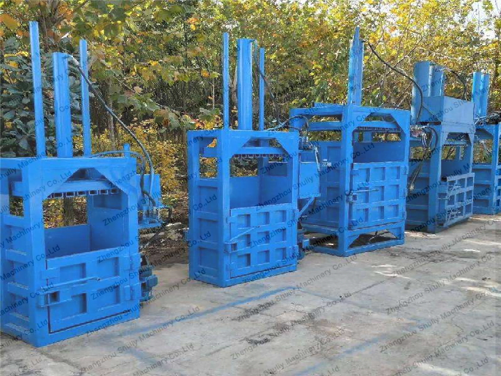 Plastic bottle baler used in the recycling field