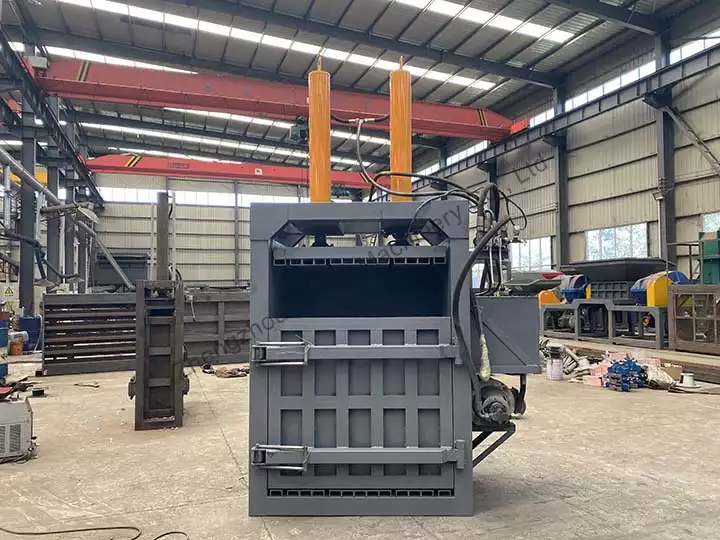 SL-60T hydraulic aluminum can baler sold to Poland