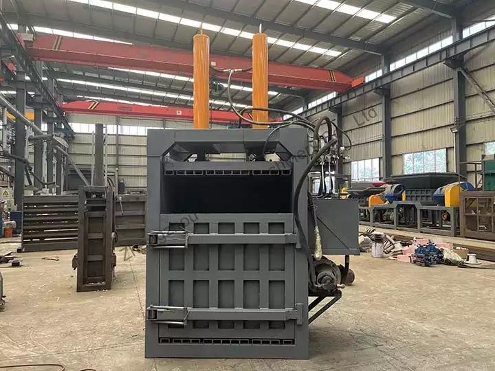 Vertical hydraulic baler in waste paper recycling industry